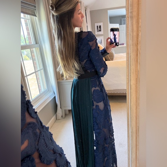 Self-Portrait Thea Maxi Gown - Picture 4 of 9